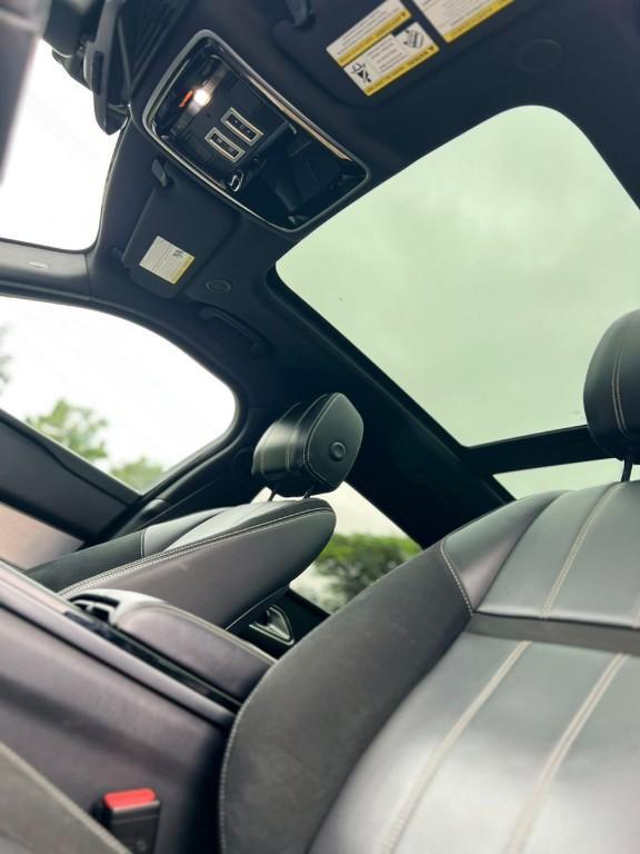 Vente d'une Range Rover Velar P340 S R-Dynamic Année 2022 à Abidjan - Photo 2