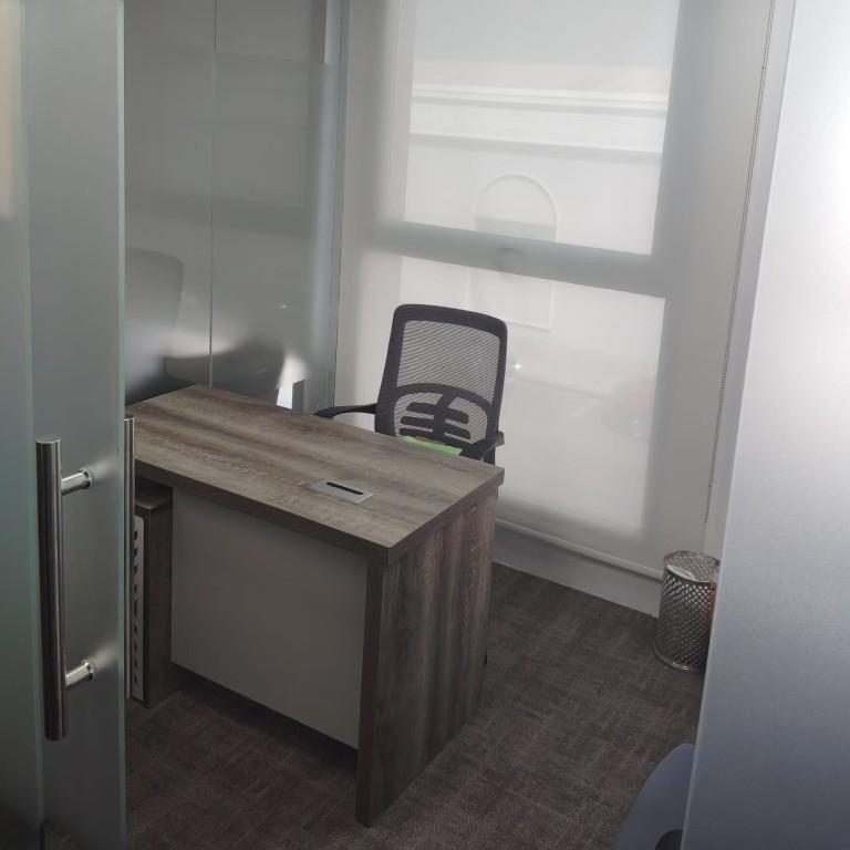 100 sqft fully Furnished Office Space Available For Rent in Dubai - Image 4