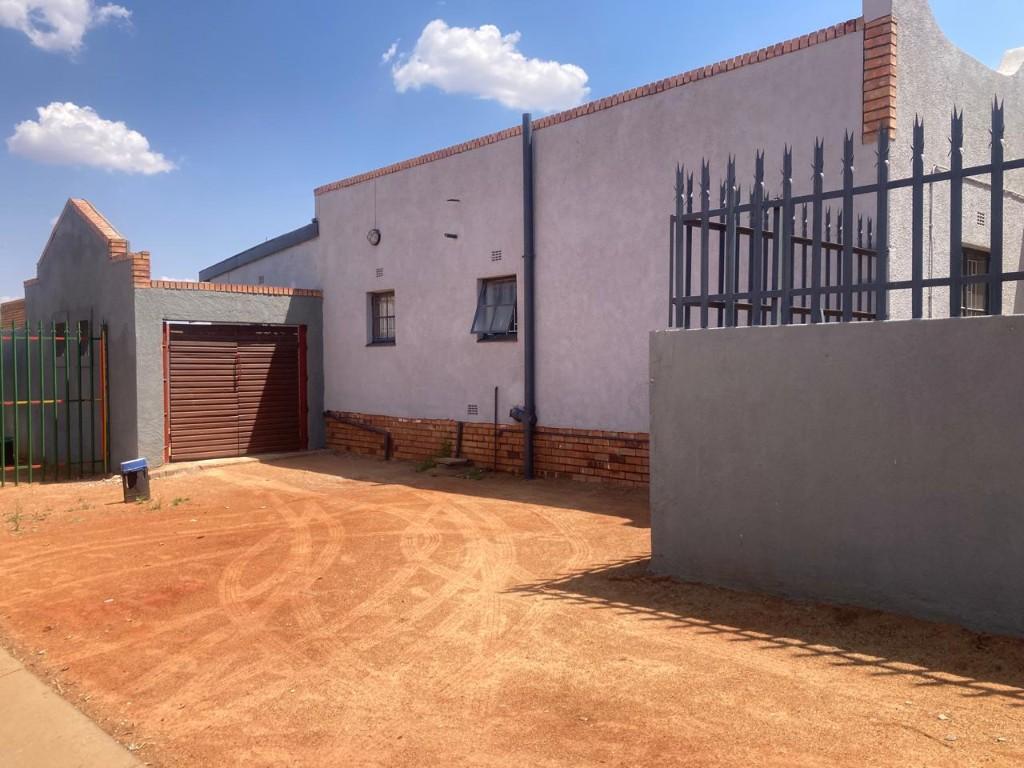 PROPERTY FOR SALE in Randburg - Image 7