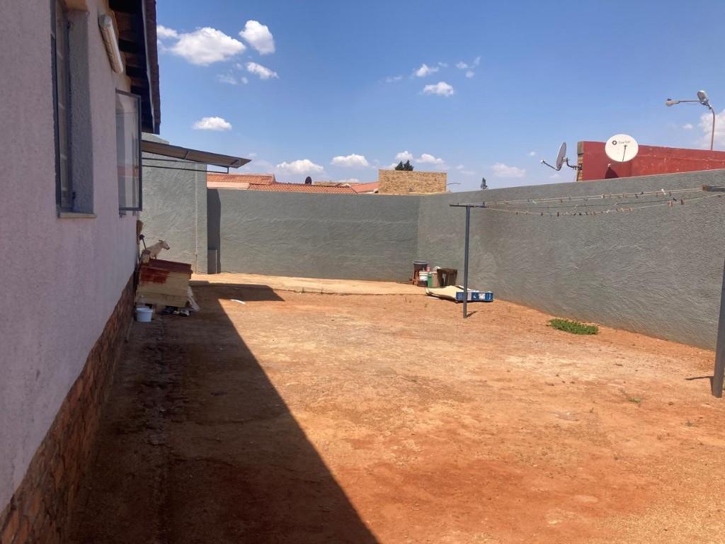 PROPERTY FOR SALE in Randburg - Image 8