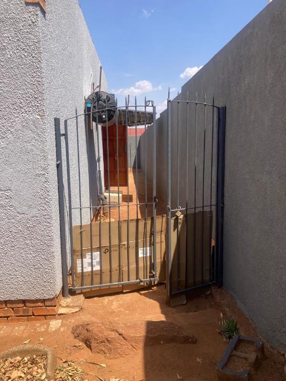 PROPERTY FOR SALE in Randburg - Image 11