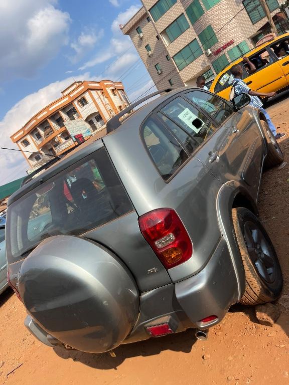 Toyota Rav4 2005 occasion Europe au Cameroun - Photo 3