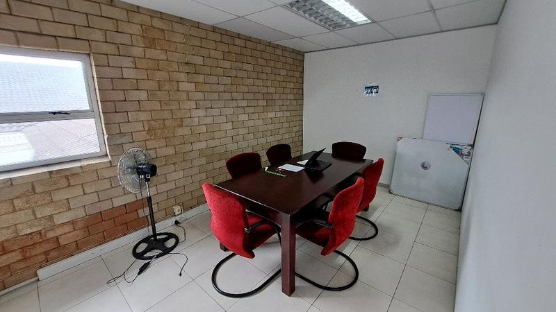 Office 1132-ref-7114 for Rent in Richards Bay Ext 7, … in Kimberley - Image 1