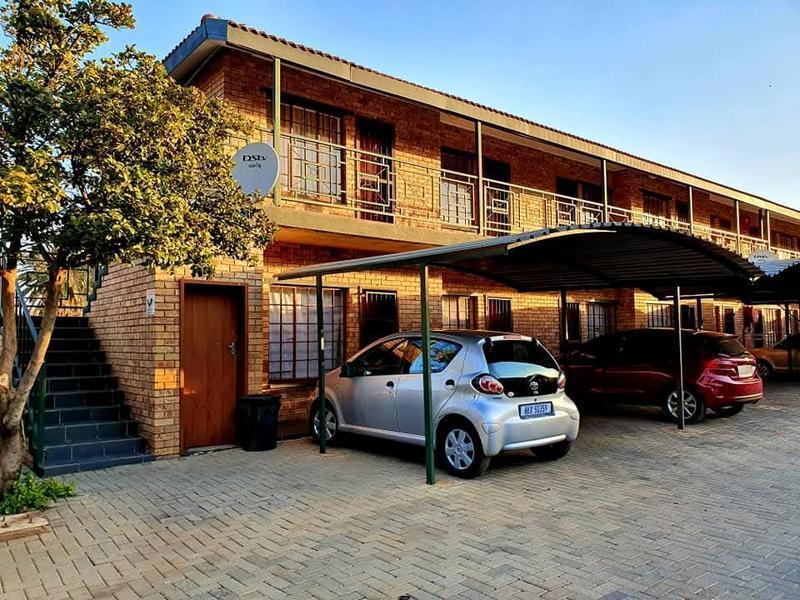 Apartment / Flat 1254-ref-158 for Sale in Die Bult, … in Beaufort West - Image 1
