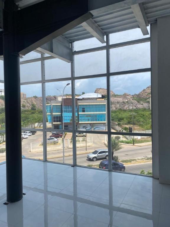 ALQUIER DE OFICINAS en Lecherías - Imagen 2