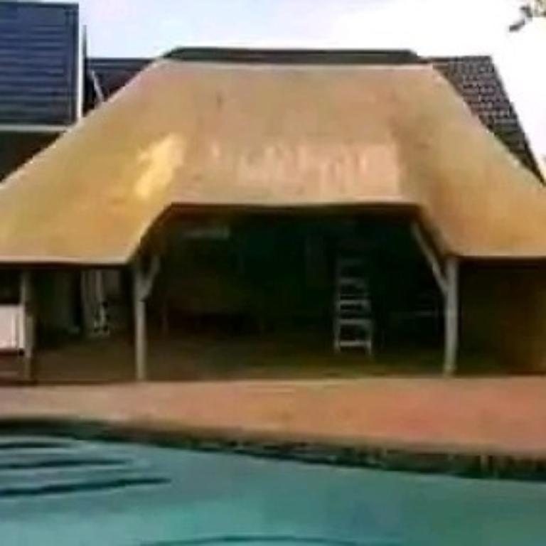 THATCH ROOFING AND BRUSHING RAPIER in Centurion - Image 1