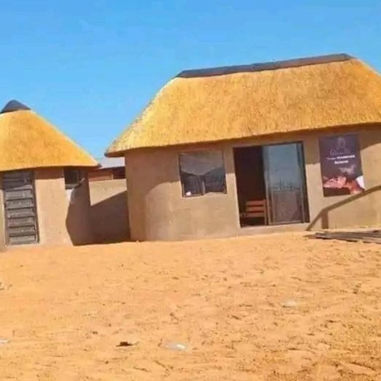 THATCH ROOFING AND BRUSHING RAPIER in Centurion - Image 2