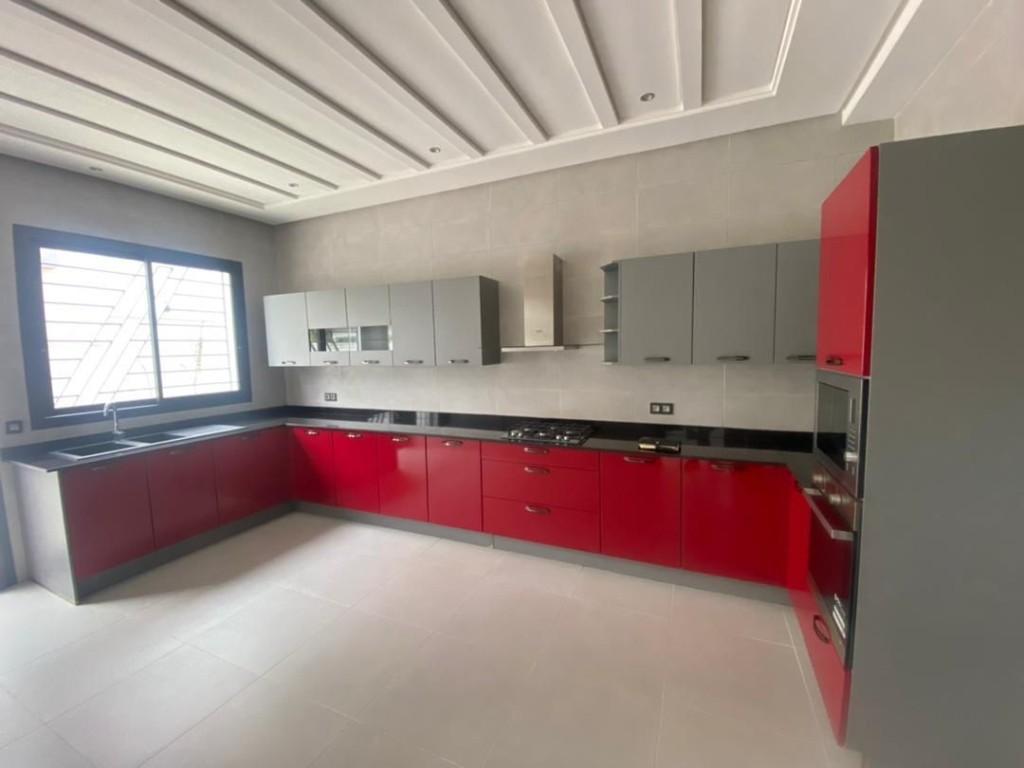 A LOUER UN BLOC DE 7 DUPLEX DE 8 PIÈCES + PISCINE RIVIÉRA 4 en Côte d’Ivoire - Photo 3