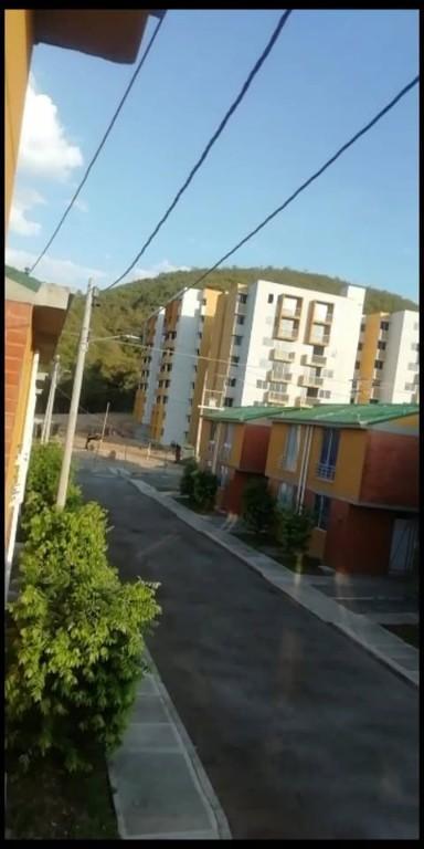 VENTA DE CASA EN CONJUNTO RESIDENCIAL NAVARRA en Girardot - Imagen 4
