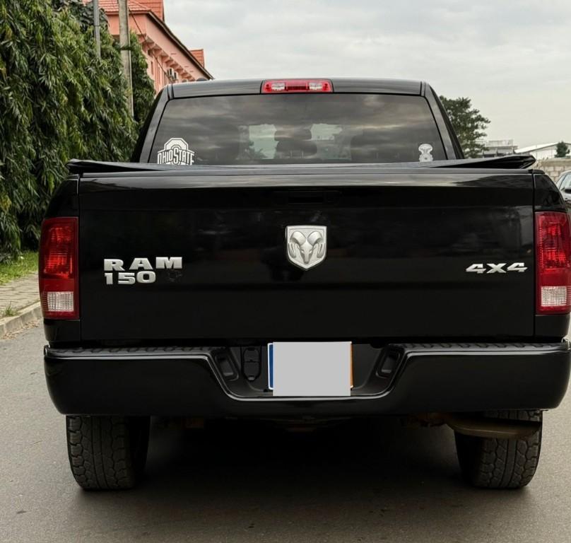 DODGE RAM 1500 ANNÉE 2017-2018 à Anyama - Photo 2