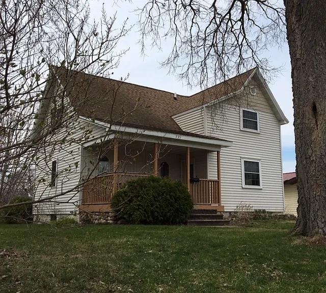 House for Rent in La Crosse, Wisconsin, Ref# 202100544 in Rochester - Image 1