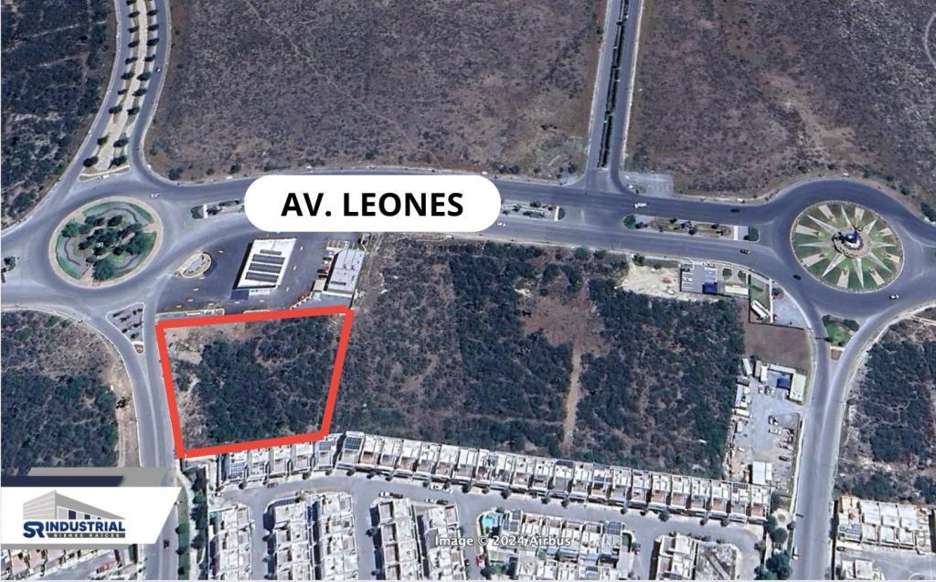 TERRENO COMERCIAL EN RENTA DOMINIO CUMBRES en La Fama - Imagen 1