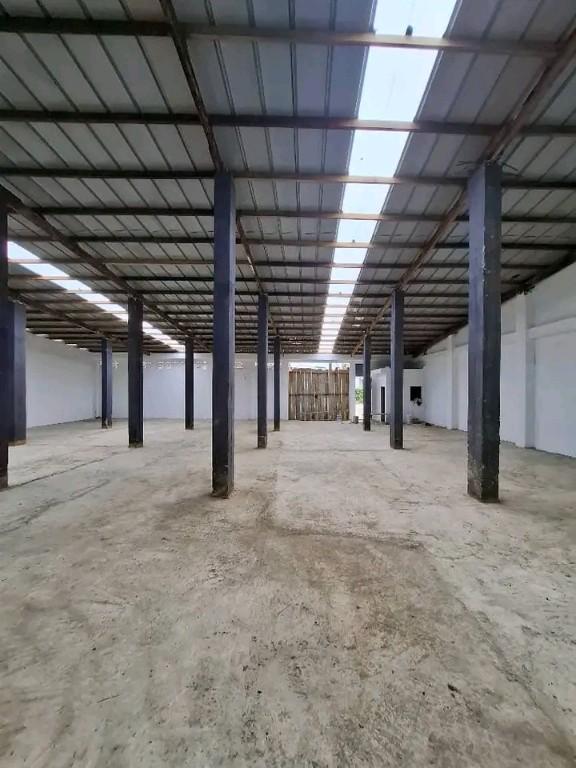 Entrepôt en location à la Riviera Bonoumin en Côte d’Ivoire - Photo 3