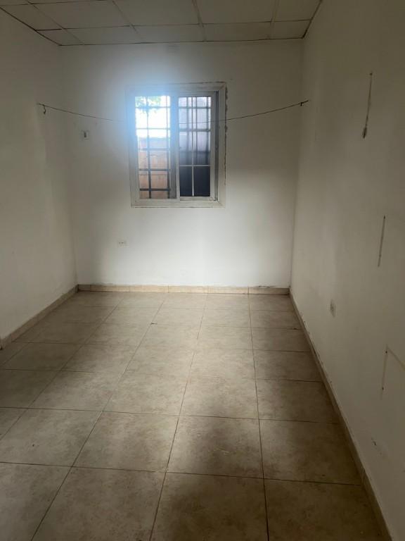 SE ALQUILA CUARTO ENTRADA INDEPENDIENTE en Ancón - Imagen 1