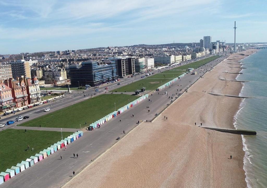 Beautiful Two Bedroom Flat to Rent with Sea Views in Worthing - Image 2