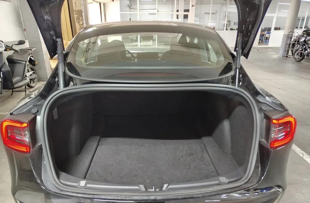 Tesla Model 3 Gran Autonomía 4WD en Getafe - Imagen 9