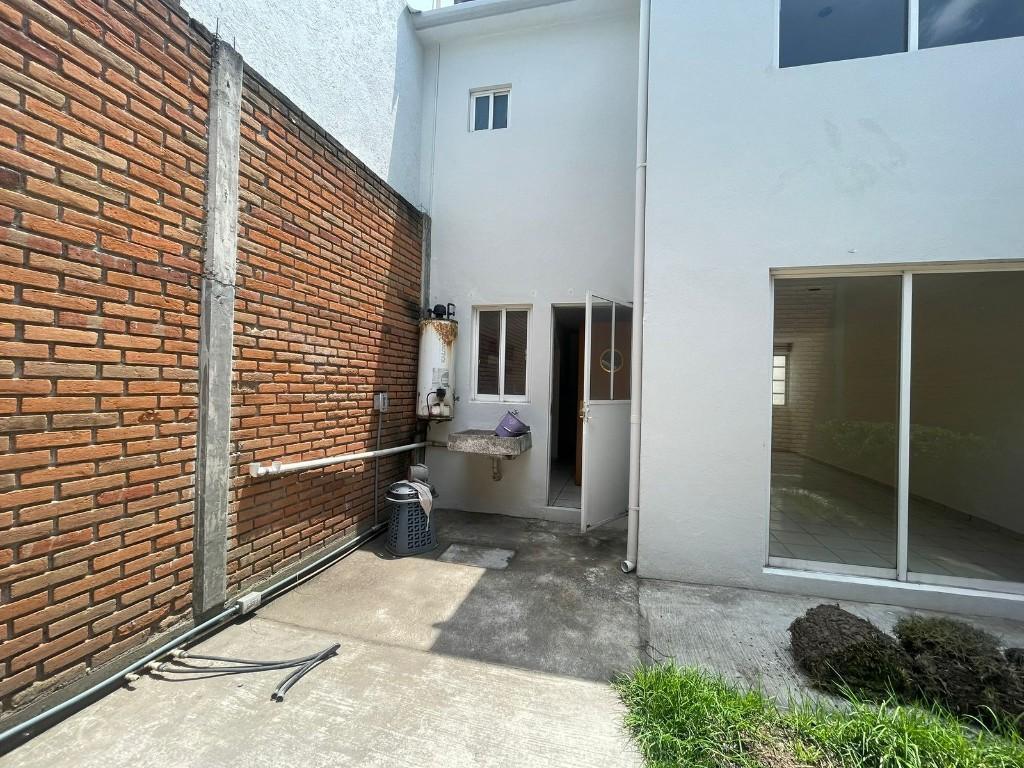 CASA EN RENTA EN PRIVADA, RESIDENCIAL LAS FUENTES. TOLUCA, MEX. en México - Imagen 7