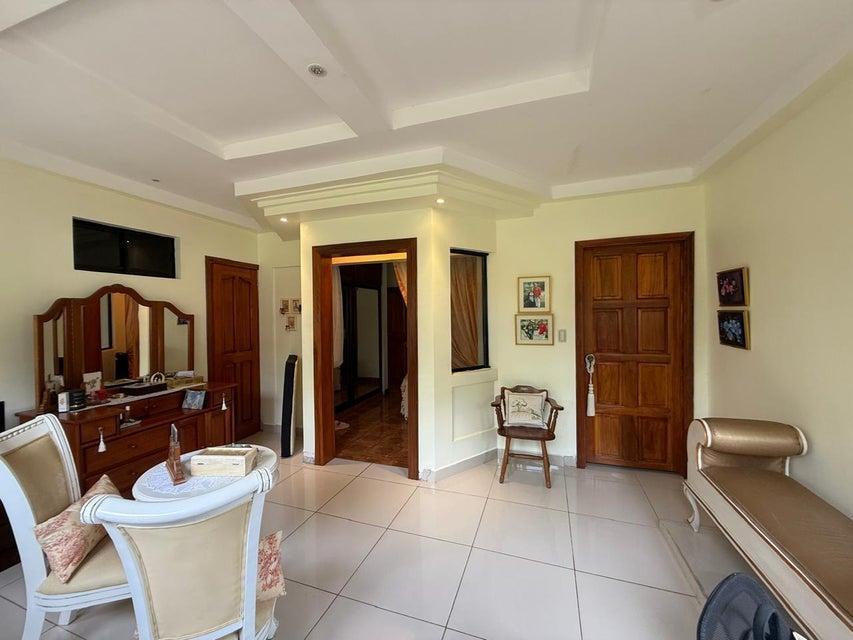VILLA CON APARTAMENTOS INDEPENDIENTES EN VENTA, FLORES HEREDIA, en La Unión - Imagen 9