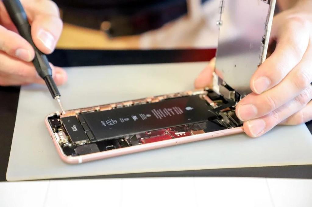 Cheapest iPhone Repair in Downey - Image 4