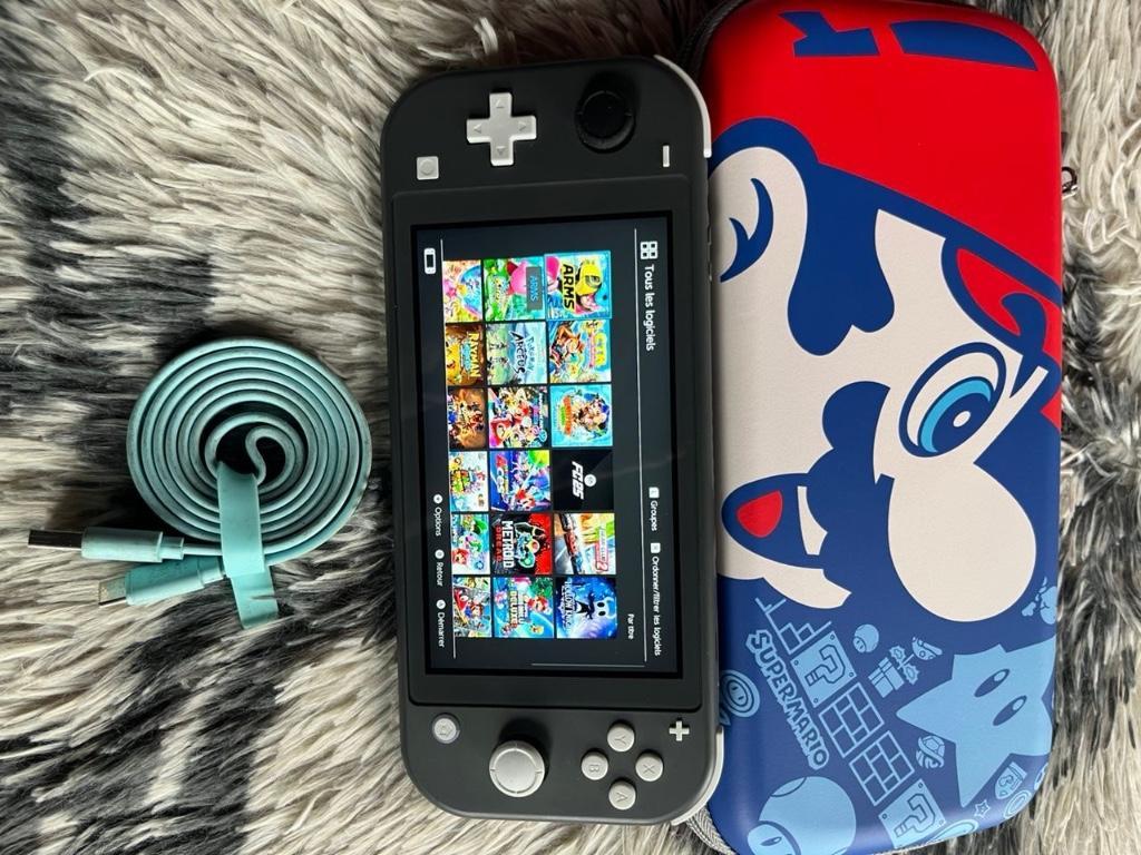 NINTENDO SWITCH LITE, déjà craqué en Côte d’Ivoire - Photo 1