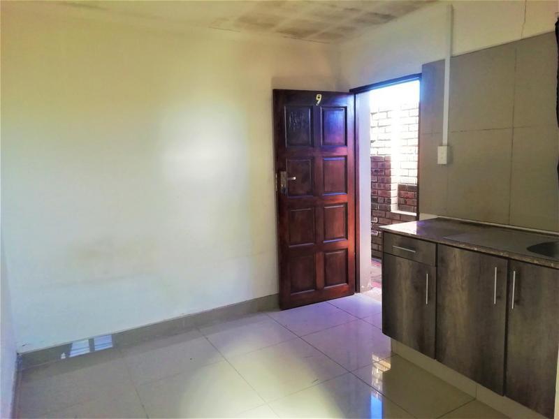 Apartment / Flat 787-ref-587 for Rent in Scottburgh, Scottburgh in Scottburgh - Image 1