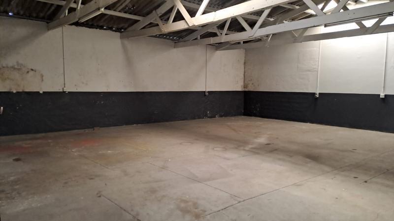 Industrial 1239-ref-3678 for Rent in North End, Port Elizabeth in Summerstrand - Image 1