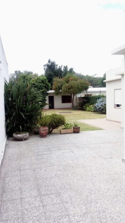 LINDA CASONA EN MORON .VENDO IMPECABLE-OFERTA- en Munro - Imagen 3