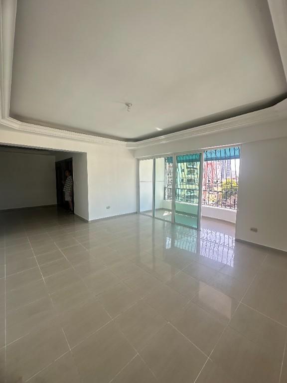 ALQUILER APARTAMENTO - SECTOR EVARISTO MORALES en Boca Chica - Imagen 2