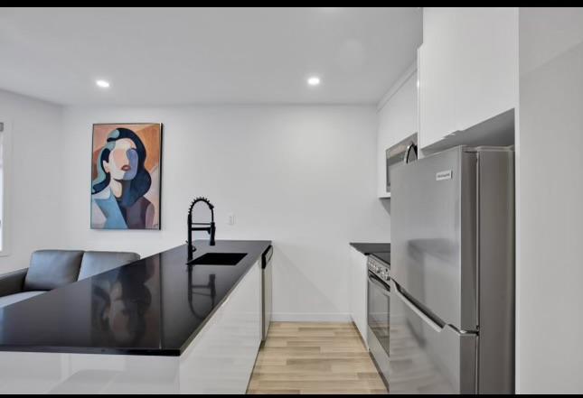 Fully Furnished 1 Bedroom – All Included – 5695 St-Jacques in Canada - Image 2