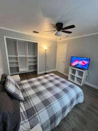 RENTO 2 HABITACIONES en Hialeah - Imagen 2