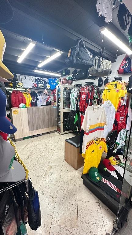 Local comercial en el centro comercial obelisco en Medellín - Imagen 3