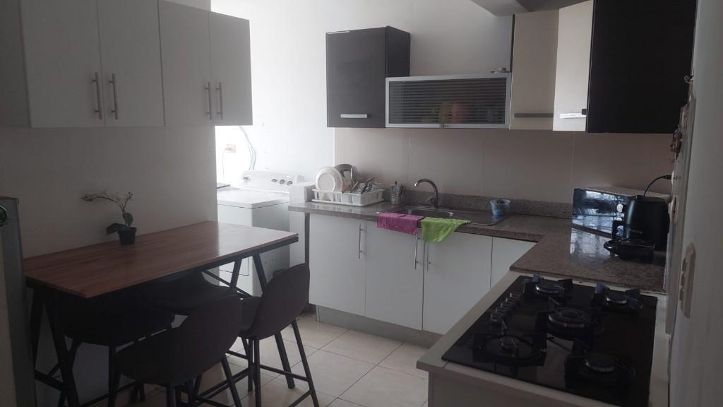 ALQUILO APTO CLASICO RECIEN REMODELADO EN EVARISTO MORALES en Bajos de Haina - Imagen 9