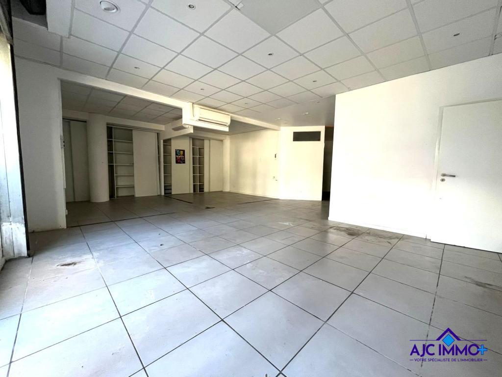 LOCAL COMMERCIAL à VENDRE à Schiltigheim - Photo 1