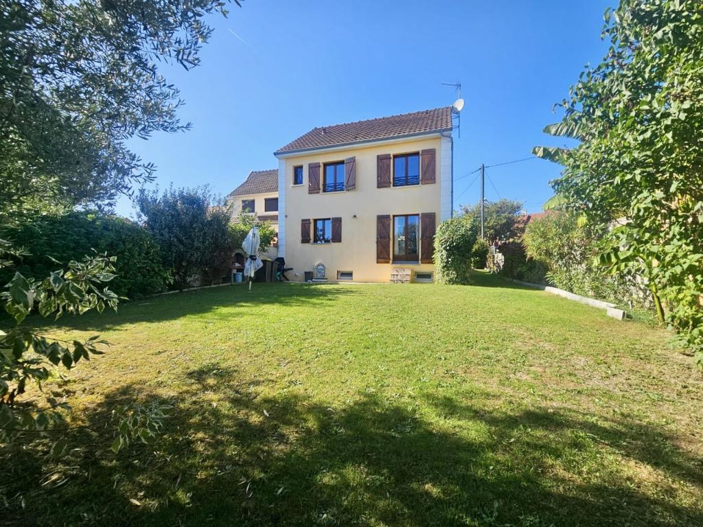 Grande maison proche RER A à Noisy-le-Grand - Photo 1