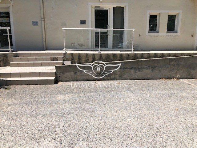 Local professionnel 54 m2 à Montélimar - Photo 1