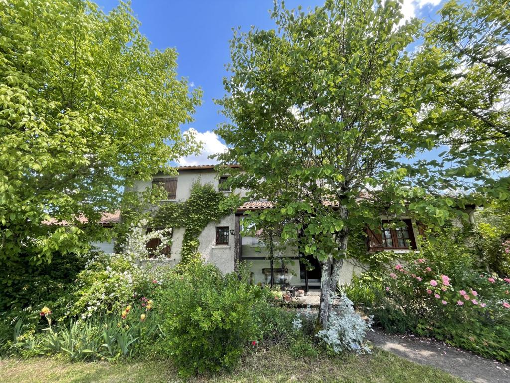 JOLIE MAISON FAMILIALE 4 CH - CLIMATISEE - PISCINABLE à Lormont - Photo 1