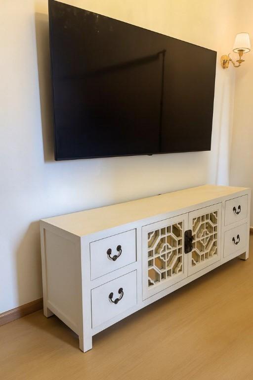 Oriental TV Console in Ivory (RTP 1,113) in Toa Payoh - Image 1