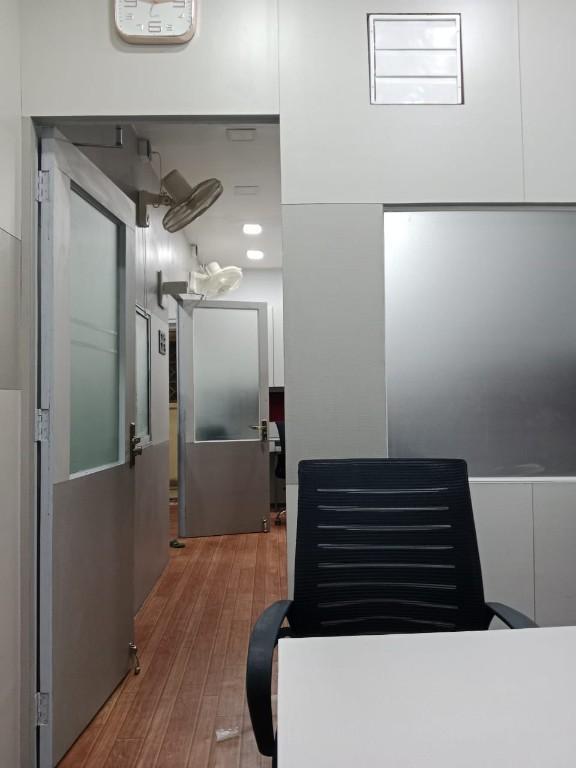 Fully Furnished Office Space For Rent at BBD Bagh in India - Image 4