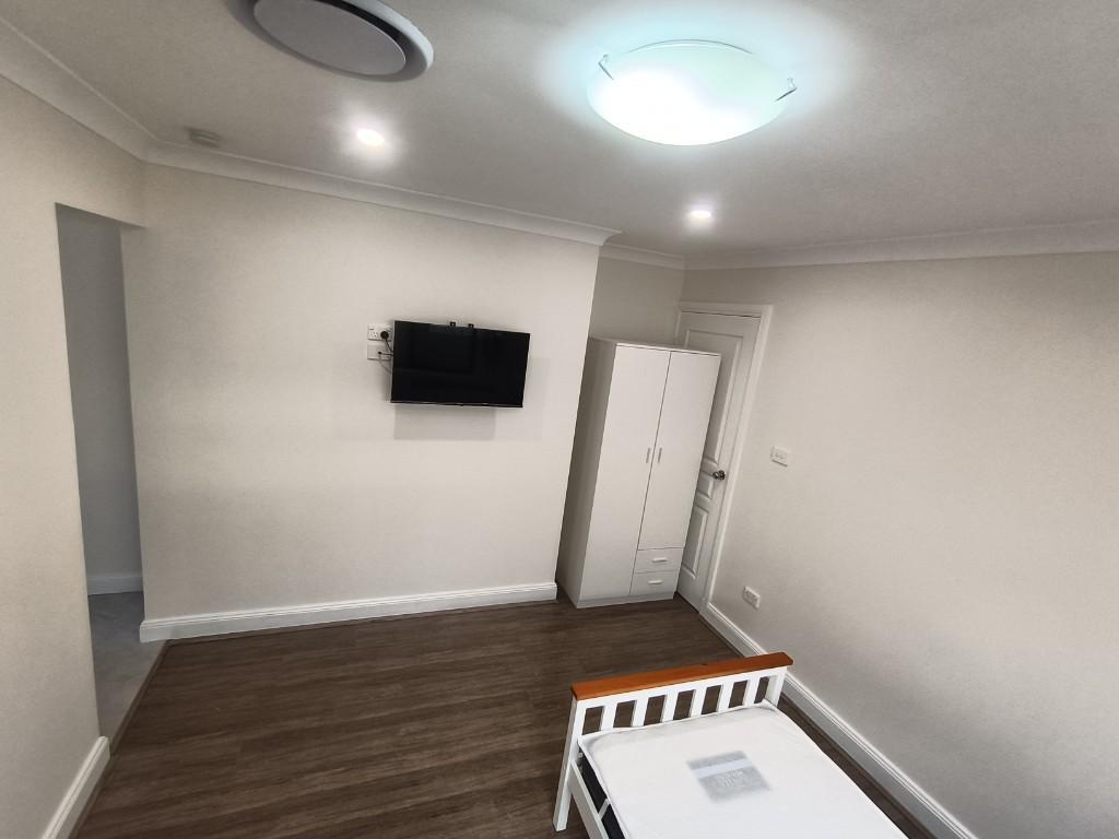 Stylish Self-Contained Studio All Bills Included – Move-In Ready in Australia - Image 4