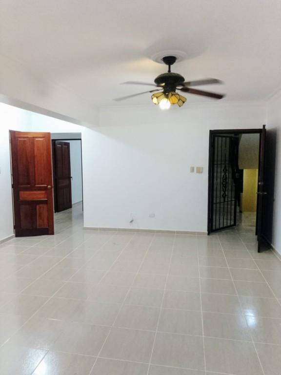 ALQUILO AMPLIO APARTAMENTO EN RENACIMIENTO PRÓXIMO A LA PRIVADA en Los Alcarrizos - Imagen 2