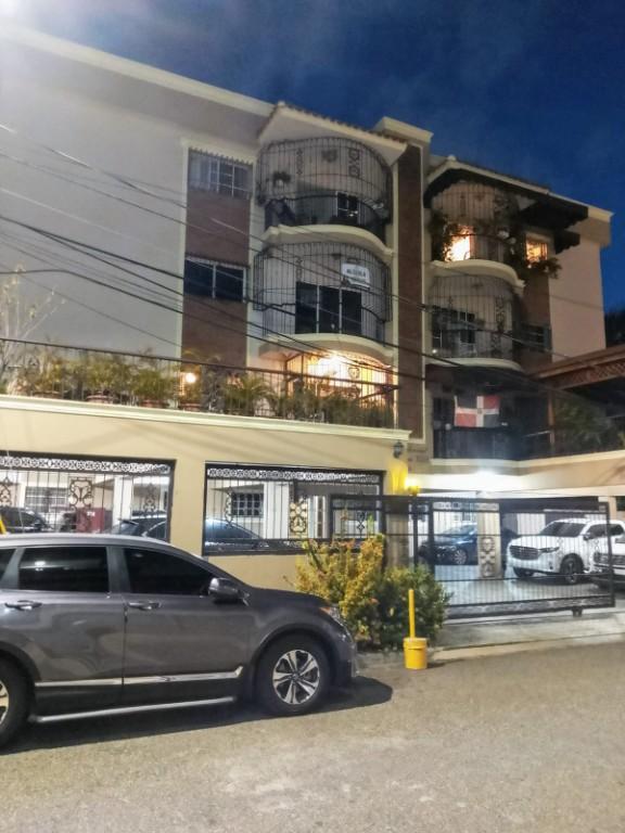 ALQUILO AMPLIO APARTAMENTO EN RENACIMIENTO PRÓXIMO A LA PRIVADA en Los Alcarrizos - Imagen 1