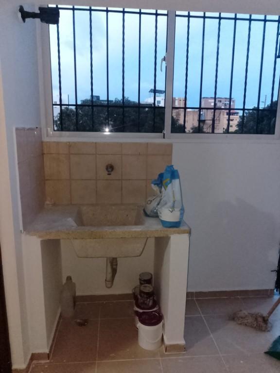 ALQUILO AMPLIO APARTAMENTO EN RENACIMIENTO PRÓXIMO A LA PRIVADA en Los Alcarrizos - Imagen 7