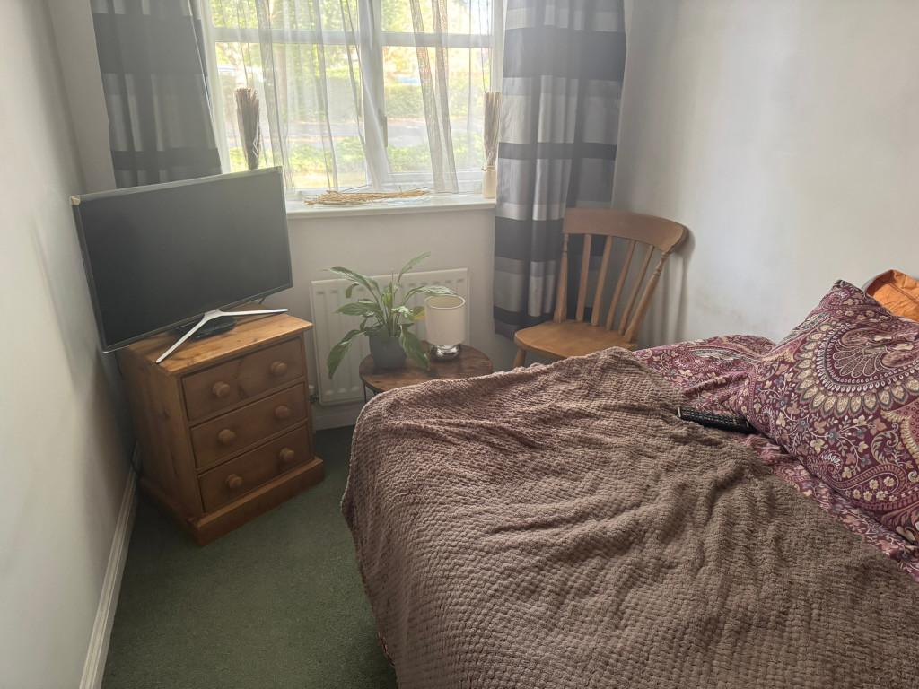 A friendly flat needs a like minded flatmate in Hounslow - Image 3
