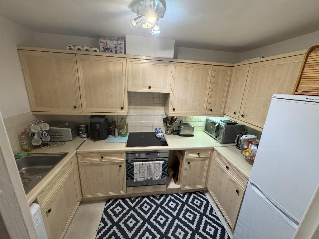 A friendly flat needs a like minded flatmate in Hounslow - Image 6