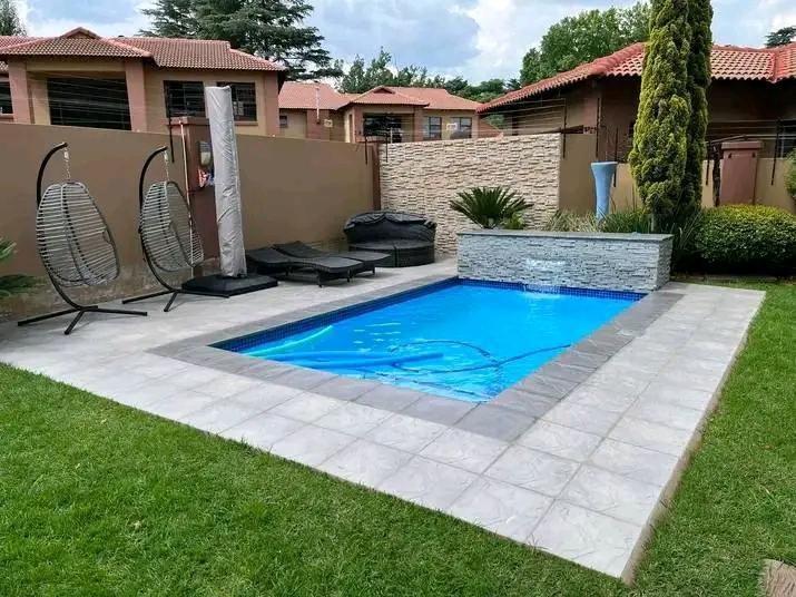 bekostigbaar Swembadens , grasdakke, berick werk in Germiston - Image 9