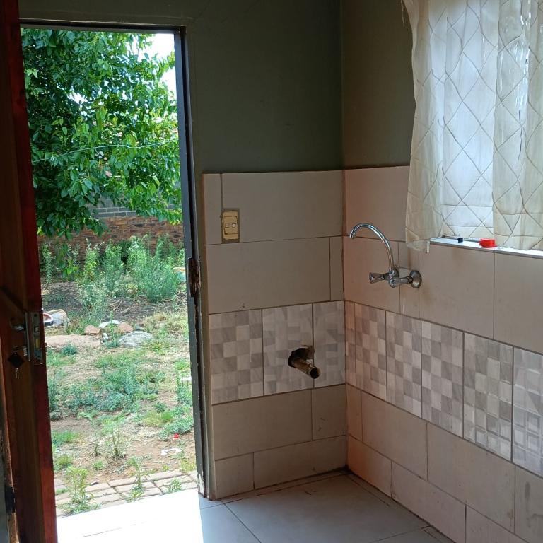 2bedroom House On Rental In Block XX B1 in South Africa - Image 4