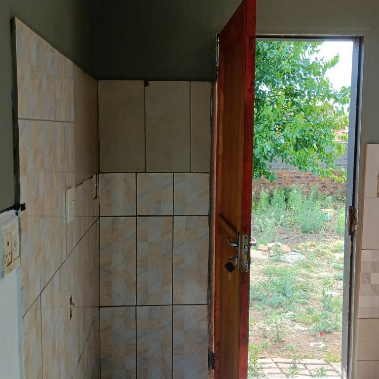 2bedroom House On Rental In Block XX B1 in South Africa - Image 6