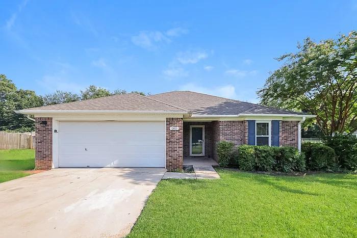 House for Rent in Hazel Green, Alabama, Ref# 202102396 in Lincoln - Image 1