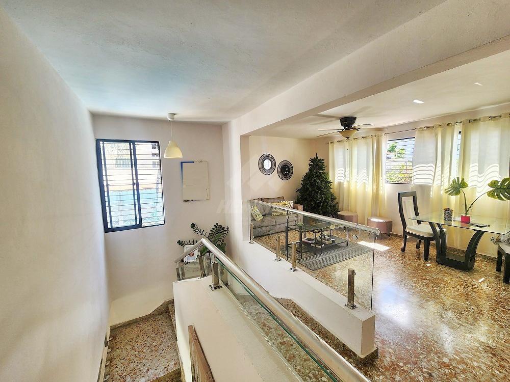 CASA DOS NIVELES CON PATIO EL PARAISO STGO. en Gurabo al Medio - Imagen 7