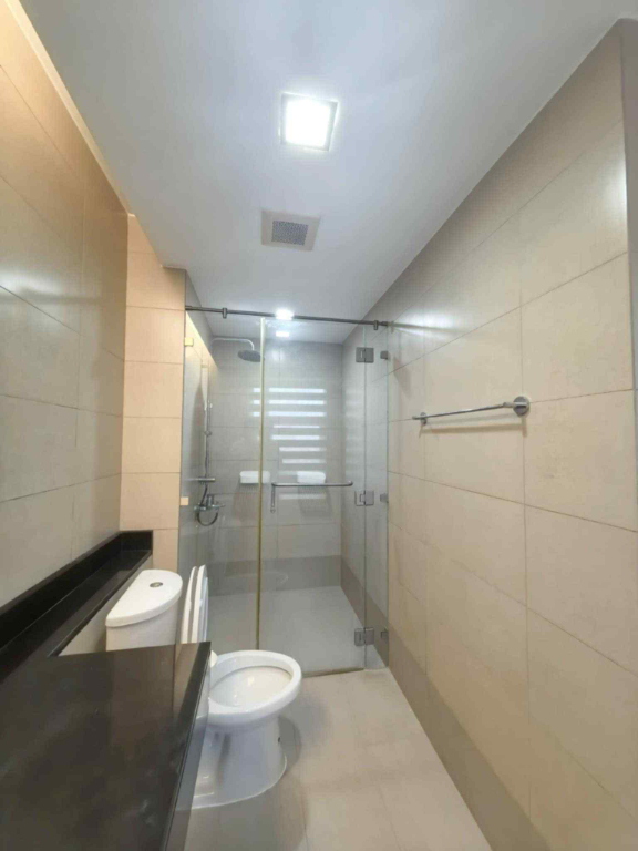 FOR RENT- 3BEDROOM IN 1016 RESIDENCES, AYALA CEBU BUSINESS PARK. in Philippines - Image 7